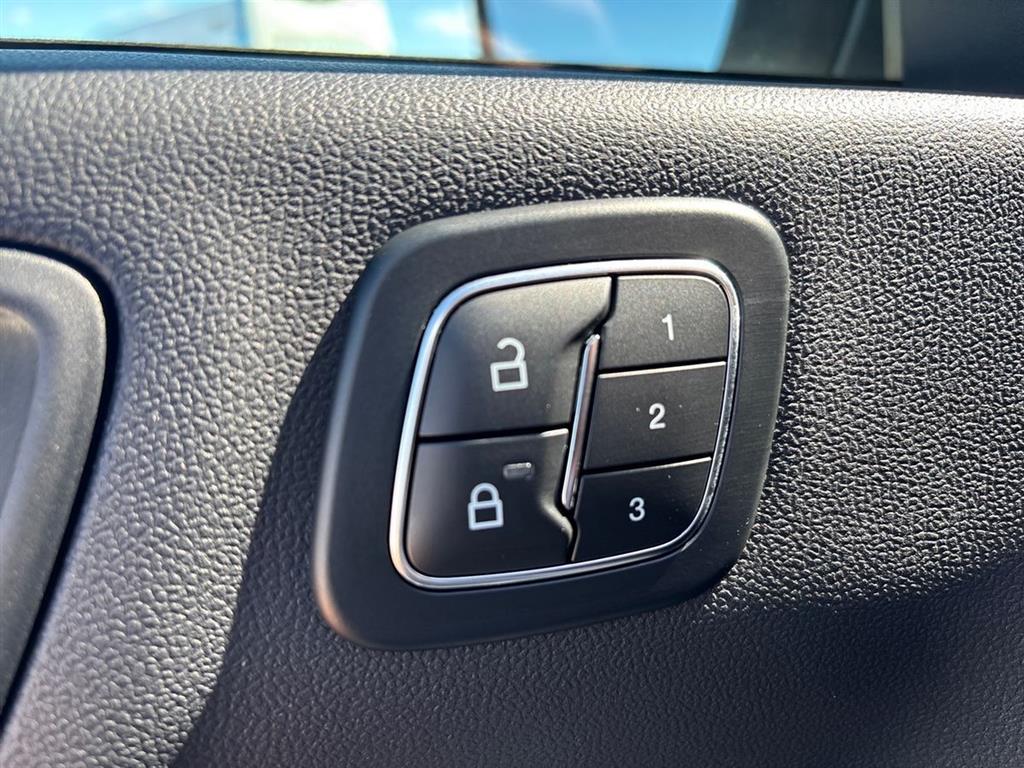 Ford Kuga 2,5 Plugin-hybrid ST-Line X CVT 243HK 5d Aut. - Image 18