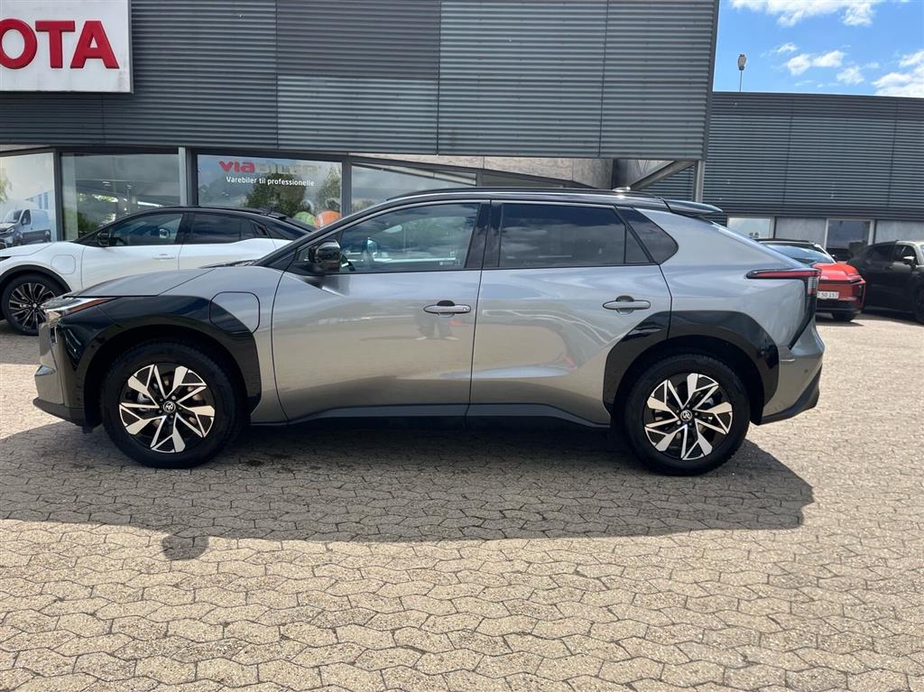 Toyota BZ4X EL Executive Panorama Bitone 224HK 5d Aut. - Image 3