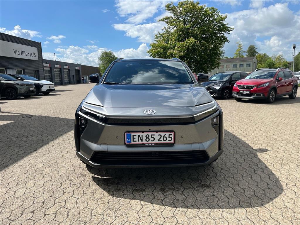 Toyota BZ4X EL Executive Panorama Bitone 224HK 5d Aut. - Image 4