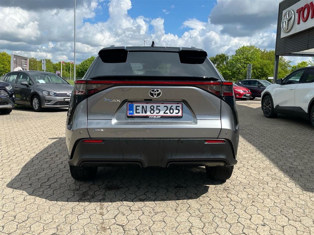 Toyota BZ4X EL Executive Panorama Bitone 224HK 5d Aut. - Image 5