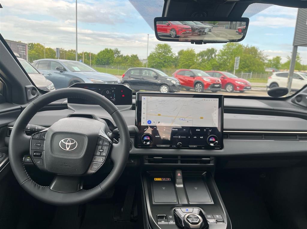 Toyota BZ4X EL Executive Panorama Bitone AWD 343HK 5d Aut. - Image 9