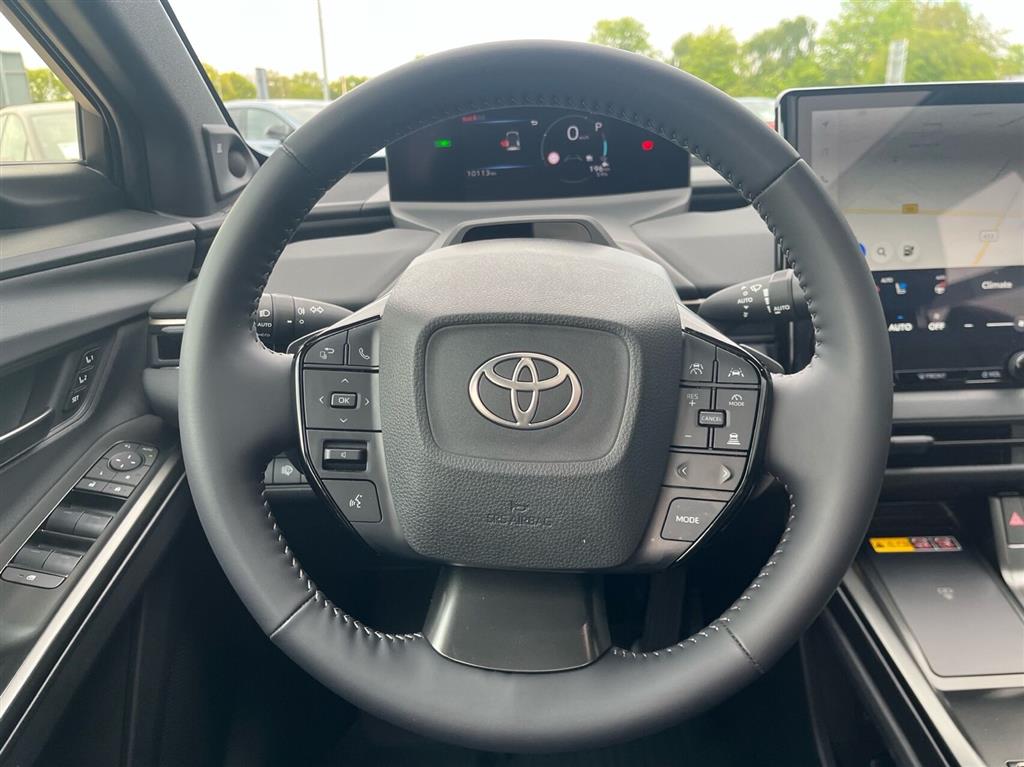 Toyota BZ4X EL Executive Panorama Bitone AWD 343HK 5d Aut. - Image 10