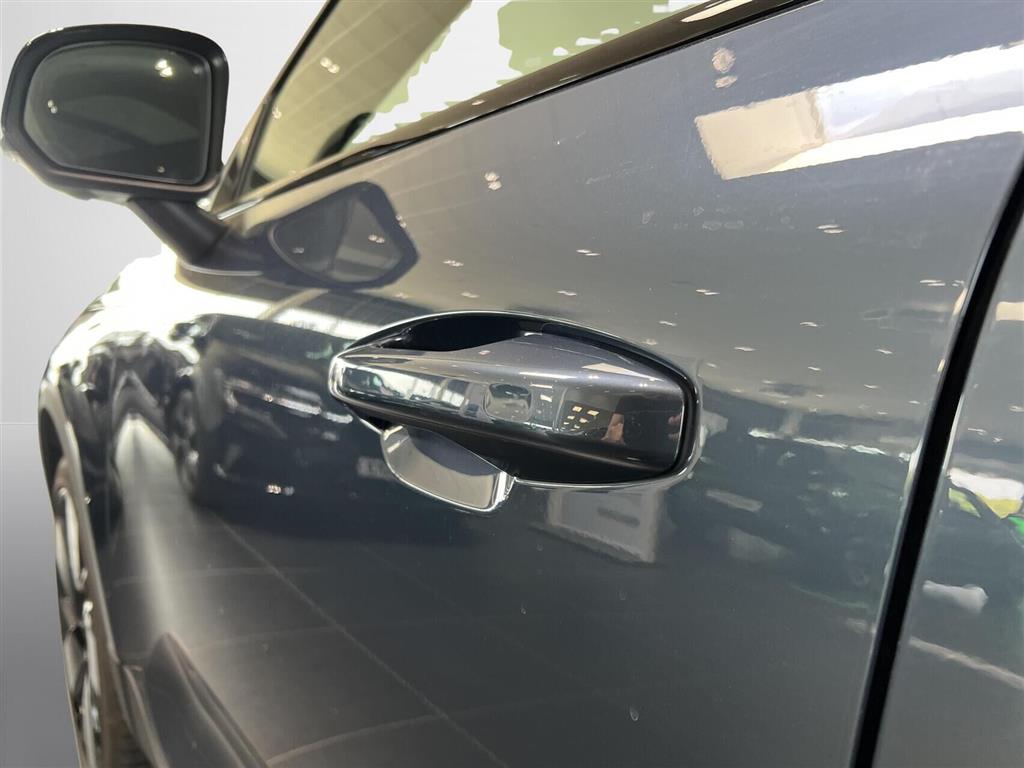 Volvo EX40 Single Motor Extended Range Black Edition 252HK 5d Aut. - Image 9