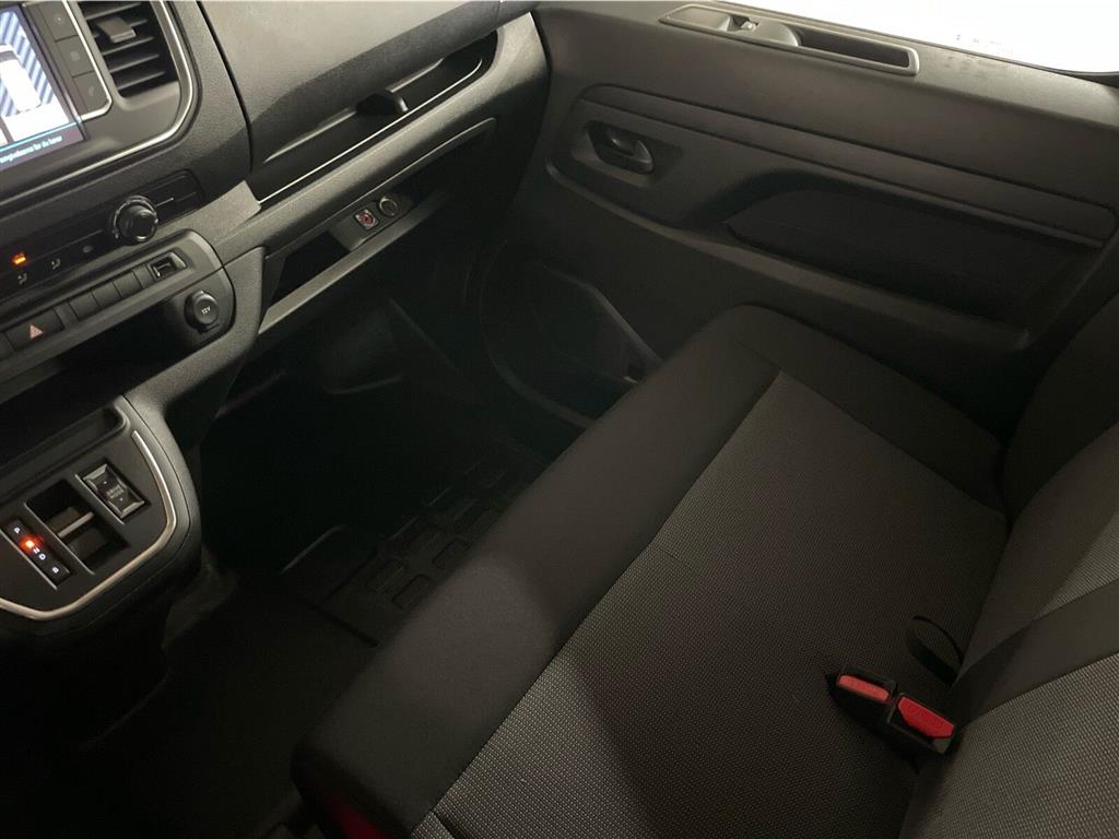 Peugeot e-Expert L2 EL Premium 136HK Van Aut. - Image 25