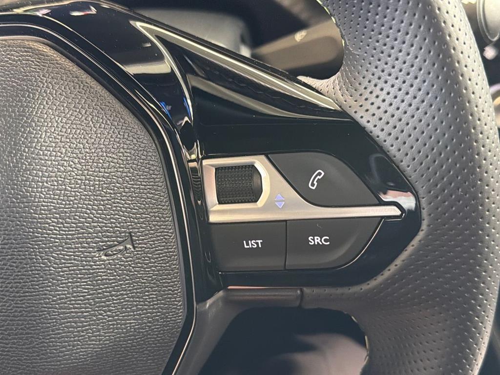 Peugeot e-2008 EL GT Sky 156HK 5d Aut. - Image 14