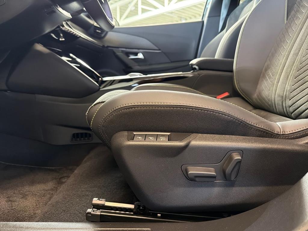 Peugeot e-2008 EL GT Sky 156HK 5d Aut. - Image 19