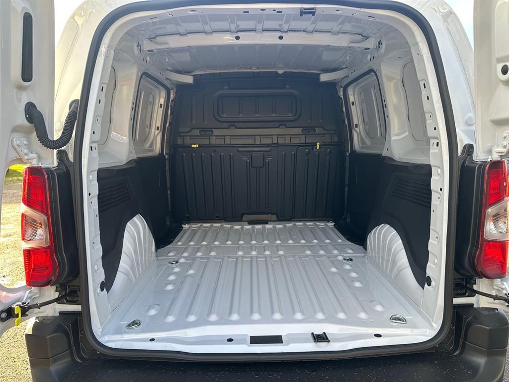 Citroën Berlingo L1V1 1,5 Blue HDi Masterline 130HK 8g Aut. - Image 13