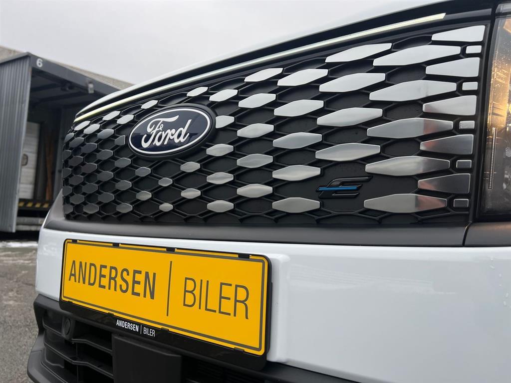 Ford E-Transit Courier EL Trend 136HK Van Aut. - Image 20