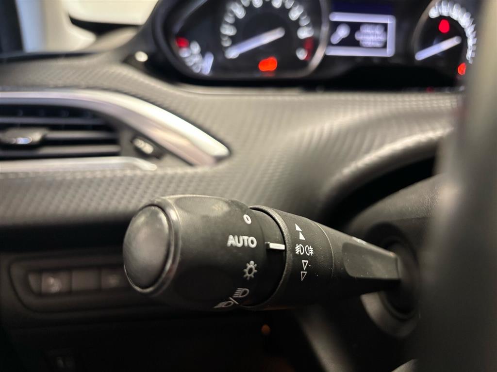 Peugeot 2008 1,2 PureTech Exclusive Plus 130HK 5d 6g - Image 8