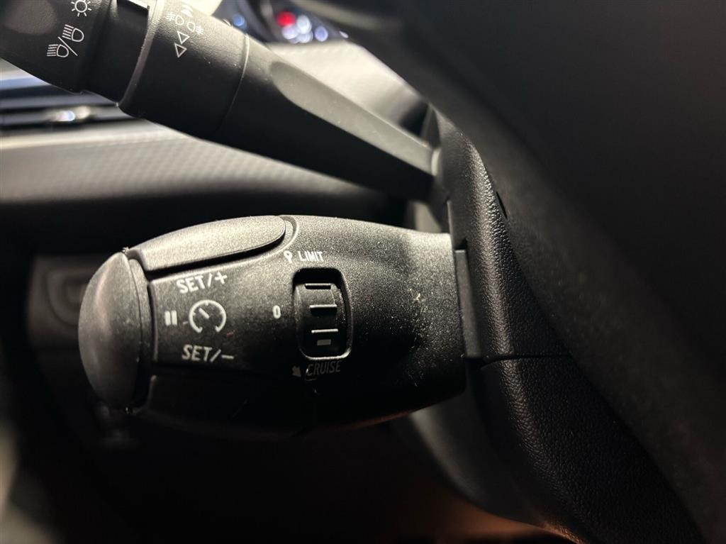Peugeot 2008 1,2 PureTech Exclusive Plus 130HK 5d 6g - Image 9