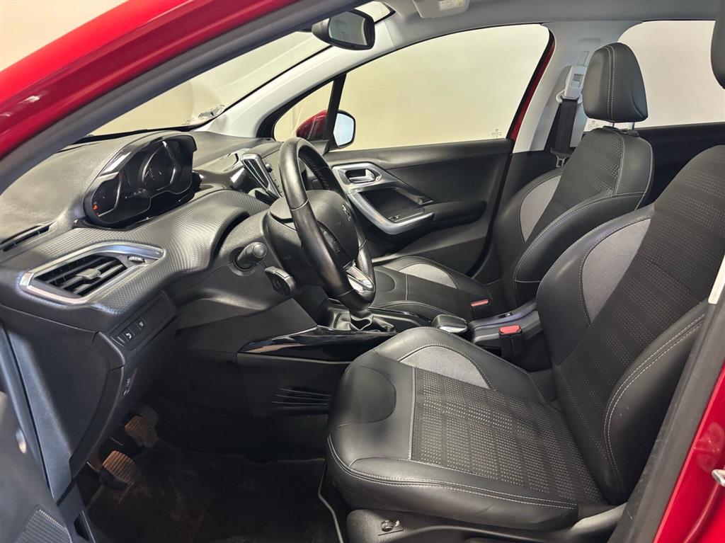 Peugeot 2008 1,2 PureTech Exclusive Plus 130HK 5d 6g - Image 4