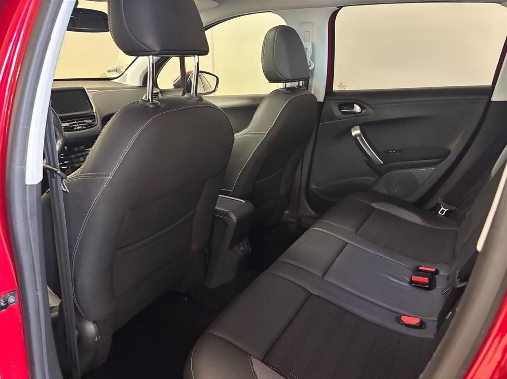 Peugeot 2008 1,2 PureTech Exclusive Plus 130HK 5d 6g - Image 5