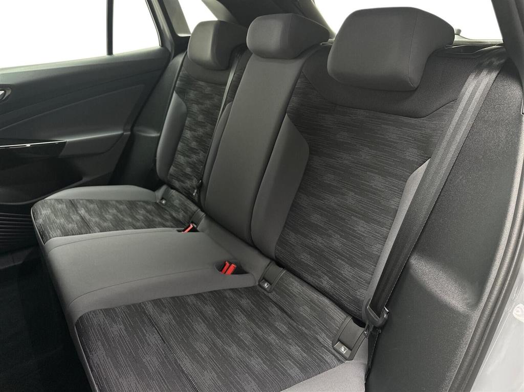 VW ID.4 EL Pro Performance 204HK 5d Aut. - Image 13