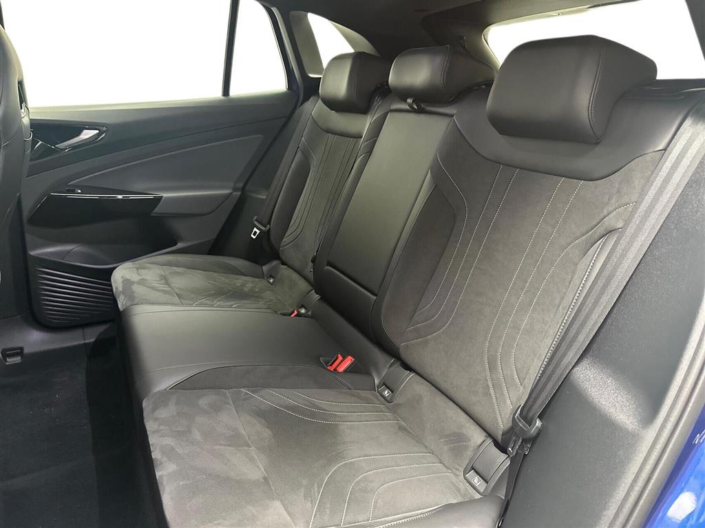 VW ID.4 EL Pro Performance 204HK 5d Aut. - Image 13
