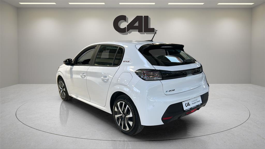 Peugeot e-208 EL Style 136HK 5d Aut. - Image 3