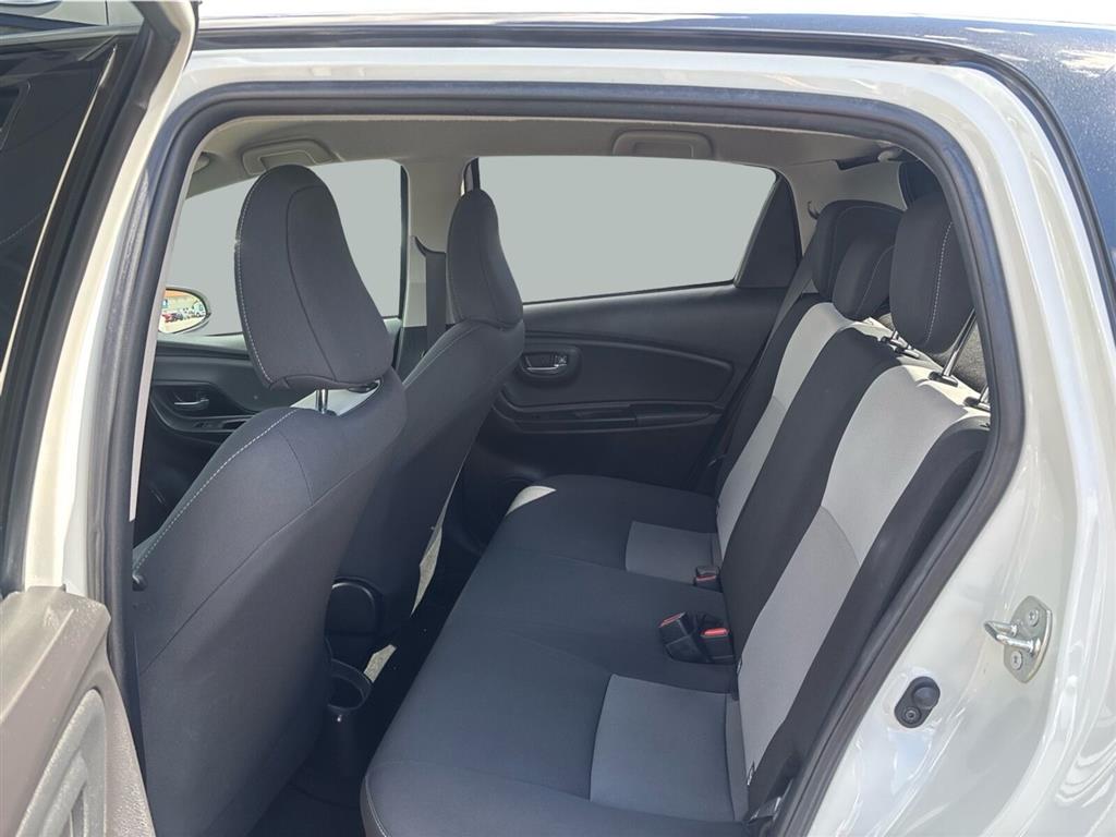 Toyota Yaris 1,5 Hybrid H3 Premiumpakke E-CVT 100HK 5d Trinl. Gear - Image 12