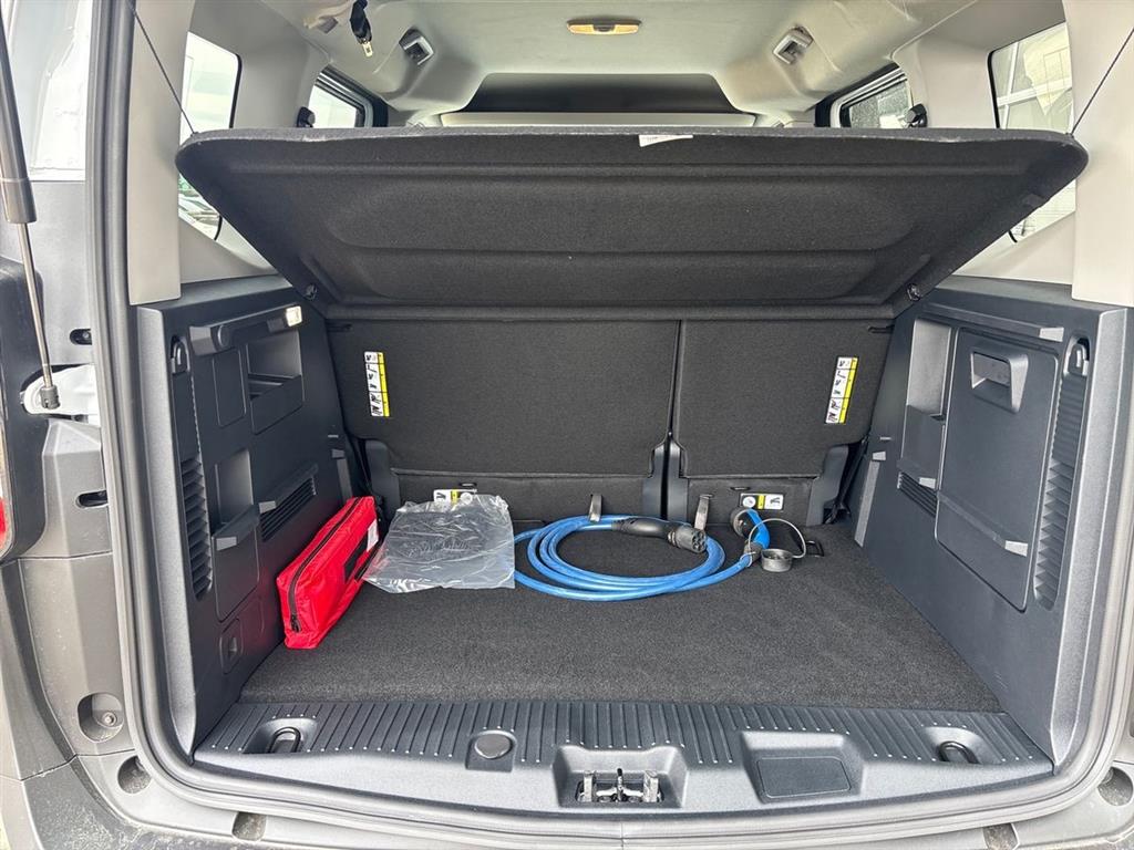 Ford E-Tourneo Courier EL Titanium 136HK Aut. - Image 13