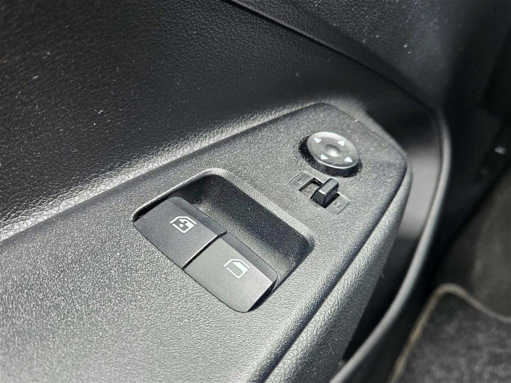 Hyundai i10 1,0 Advanced 67HK 5d - Image 18