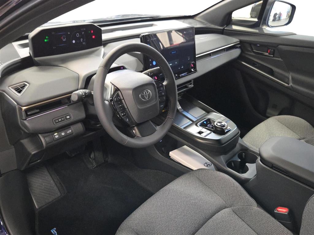 Toyota BZ4X EL Active Tech 224HK 5d Aut. - Image 13