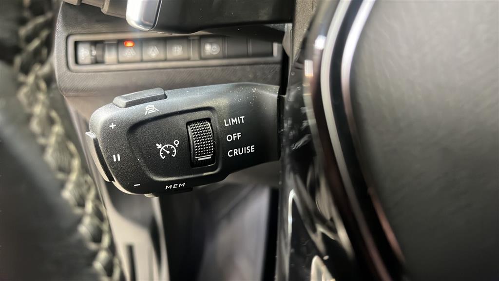 Peugeot 3008 1,6 Plugin-hybrid Allure Pack EAT8 225HK 5d 8g Aut. - Image 11