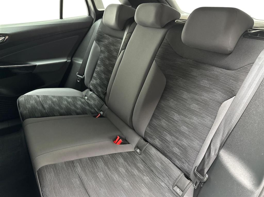 VW ID.4 EL Pro Performance 204HK 5d Aut. - Image 13