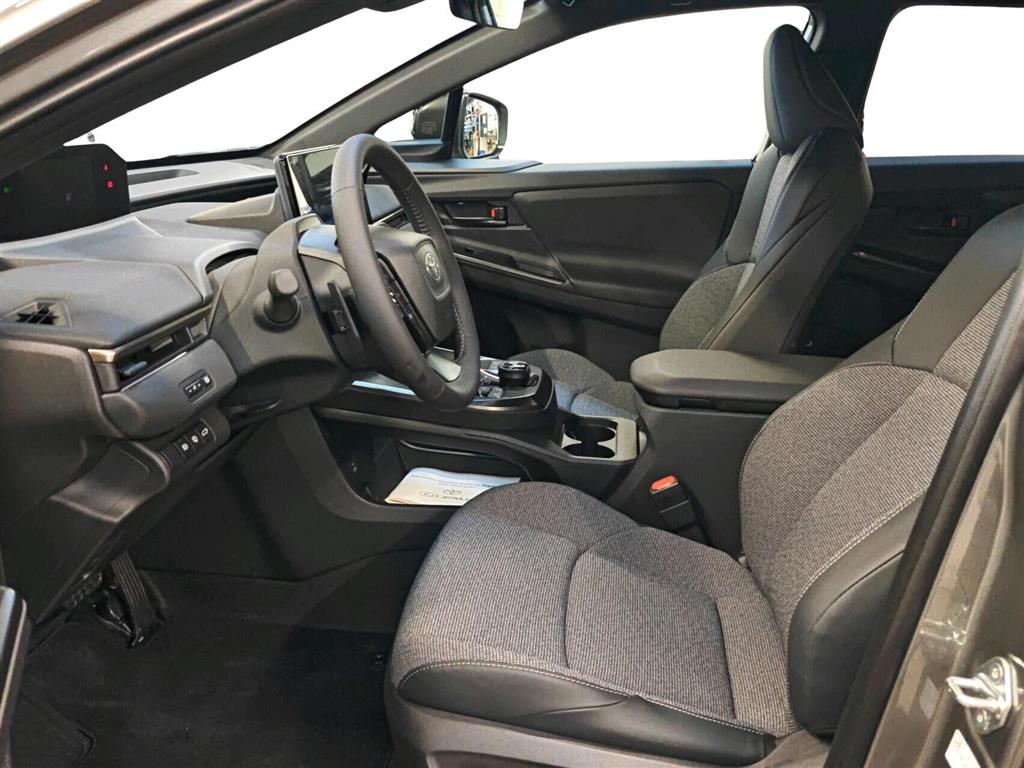 Toyota BZ4X EL Active Tech 224HK 5d Aut. - Image 4