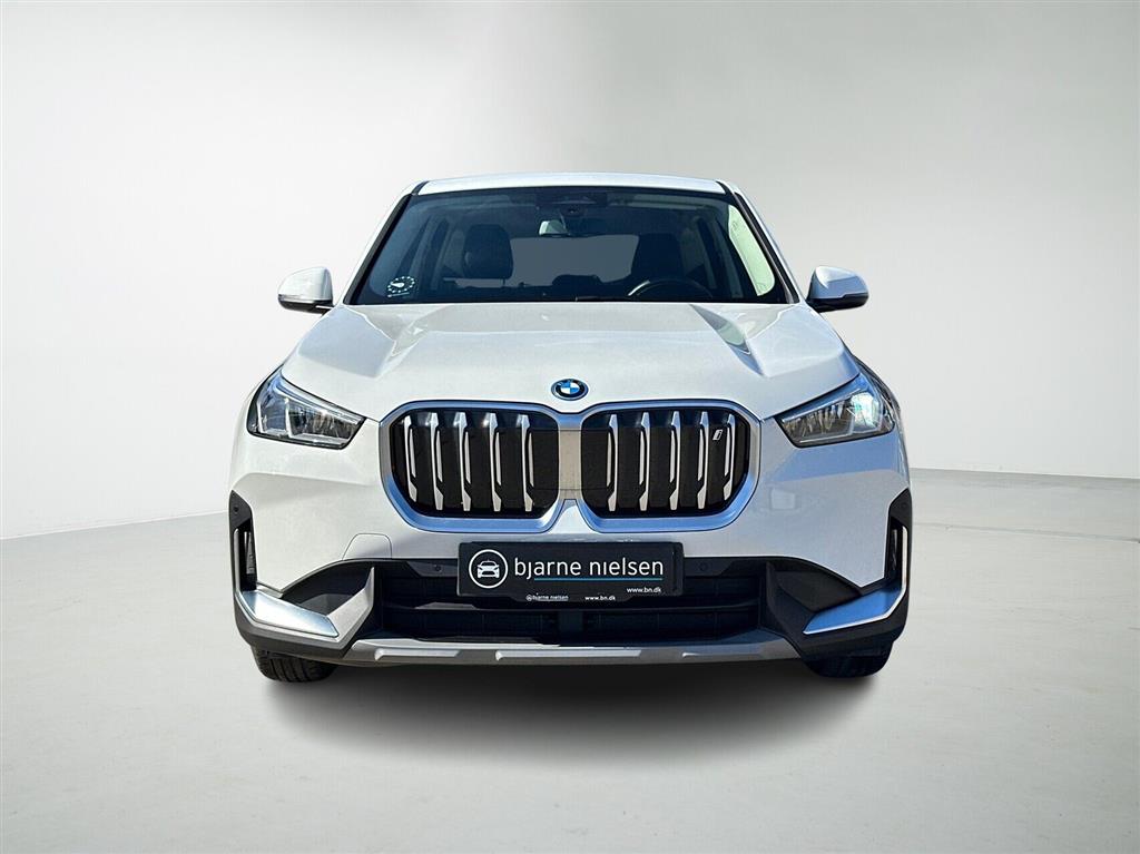 BMW iX1 xDrive30 EL xLine 4x4 313HK 5d Aut. - Image 6