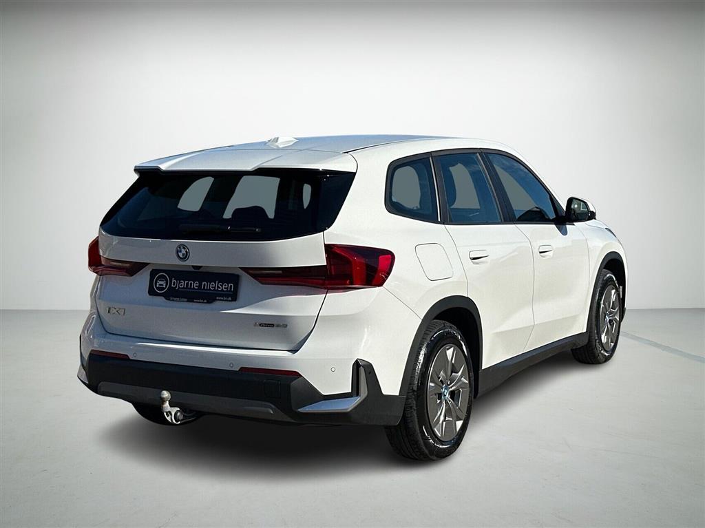 BMW iX1 xDrive30 EL xLine 4x4 313HK 5d Aut. - Image 2