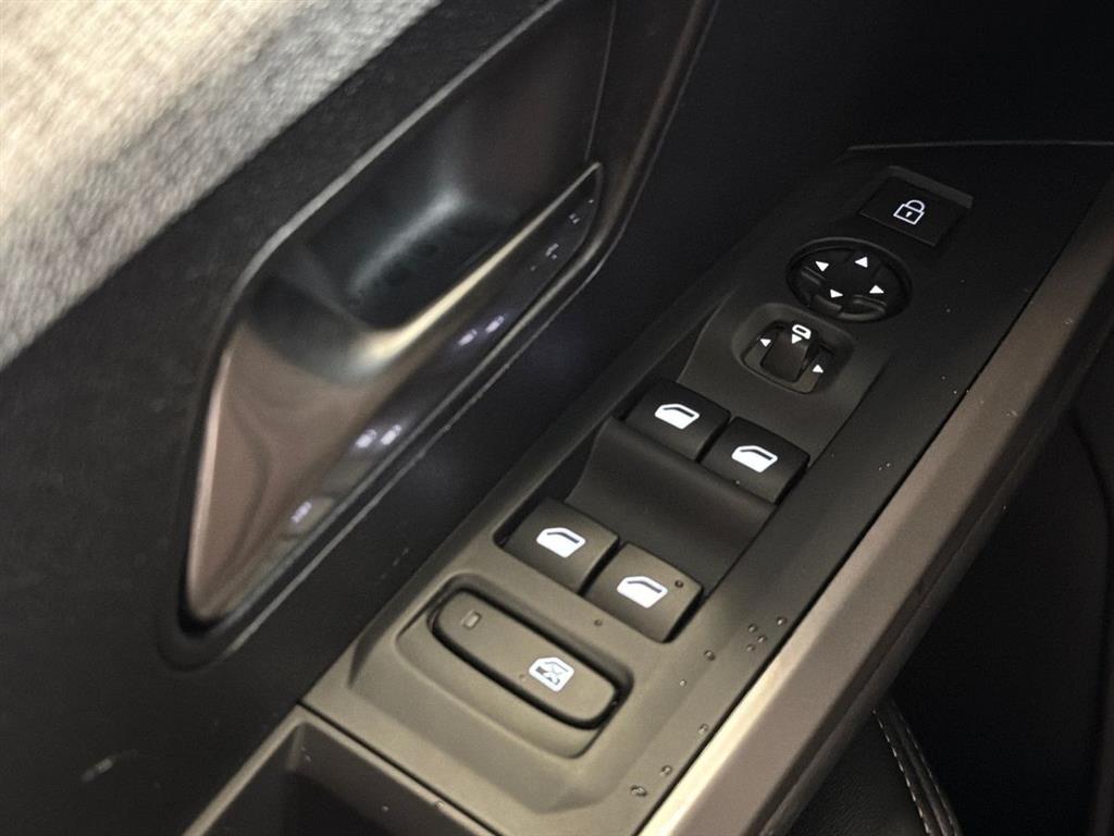 Peugeot e-5008 EL Allure 210HK 5d Aut. - Image 17