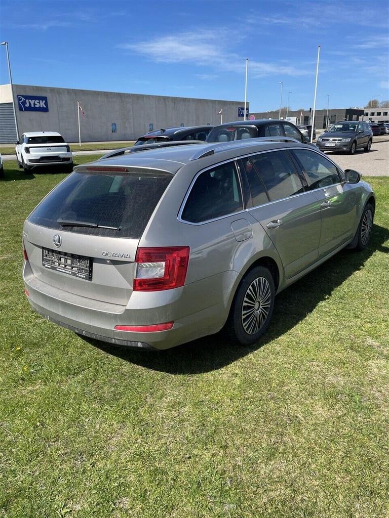 Skoda Octavia Combi 1,8 TSI Style DSG 180HK Stc 7g Aut. - Image 3