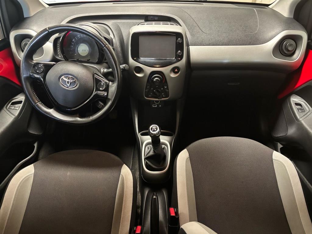 Toyota Aygo 1,0 VVT-I X-Play + X-Touch 69HK 5d - Image 6