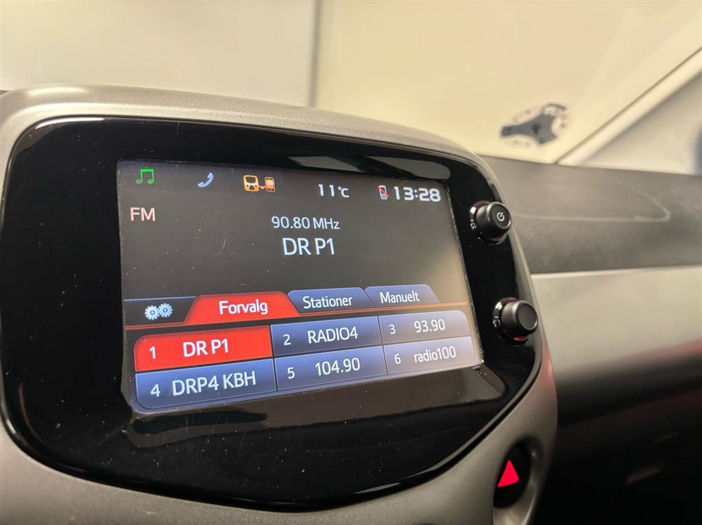 Toyota Aygo 1,0 VVT-I X-Play + X-Touch 69HK 5d - Image 10