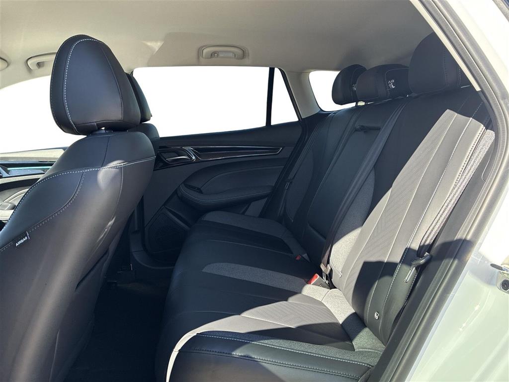 MG MG5 Electric EL Standard Range Luxury 177HK Stc Aut. - Image 14