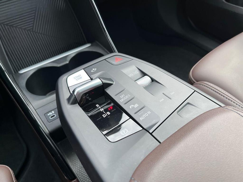 BMW iX1 eDrive20 EL 204HK 5d Aut. - Image 20