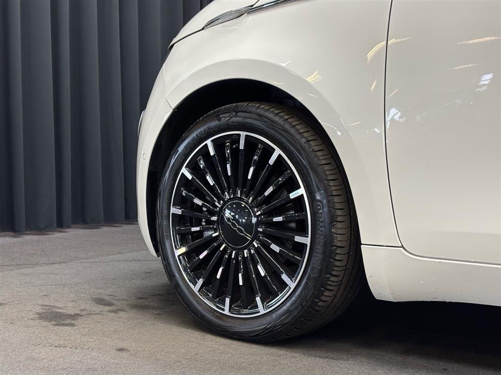 Fiat 500e 3+1 EL La Prima By Bocelli 118HK 4d Aut. - Image 5