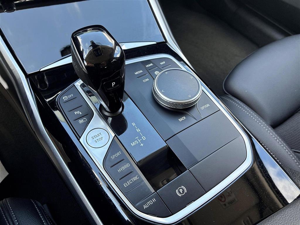 BMW 330e Touring 2,0 Plugin-hybrid Sport Line Steptronic 292HK Stc 8g Aut. - Image 19