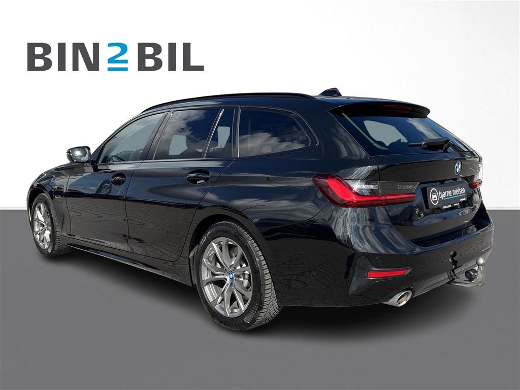 BMW 330e Touring 2,0 Plugin-hybrid Sport Line Steptronic 292HK Stc 8g Aut. - Image 3
