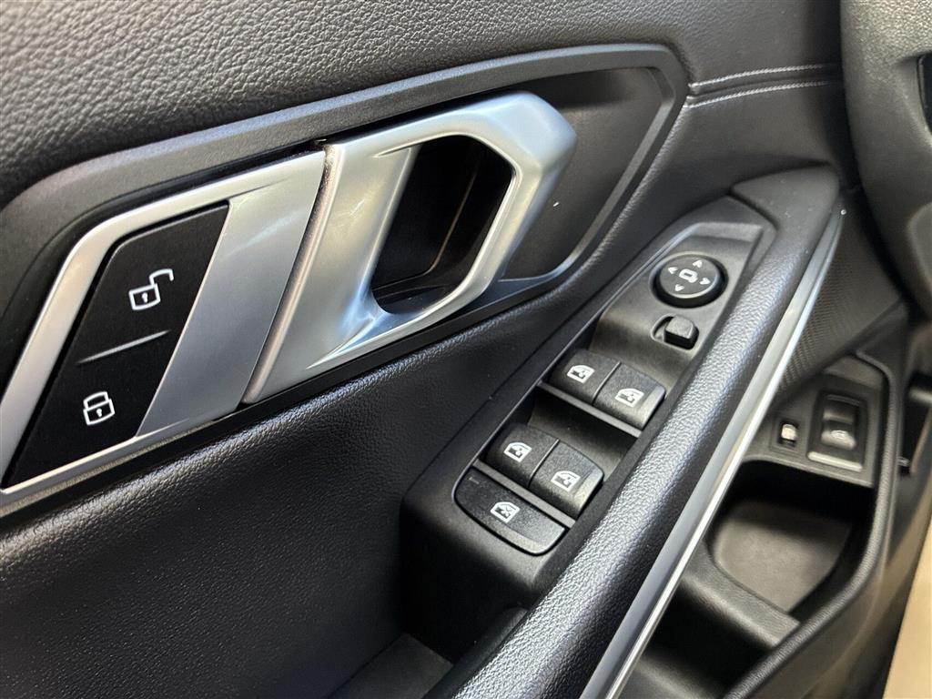 BMW 330e Touring 2,0 Plugin-hybrid Sport Line Steptronic 292HK Stc 8g Aut. - Image 27