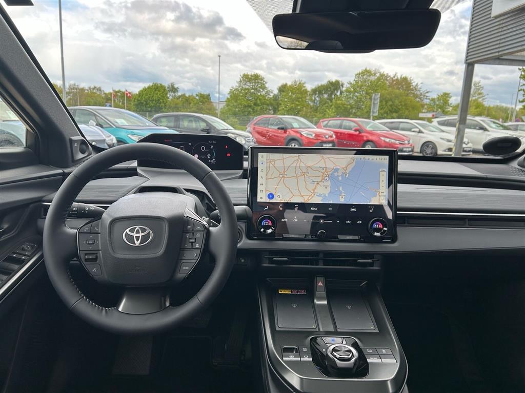 Toyota C-HR+ EL Executive Panorama AWD 343HK 5d Aut. - Image 9