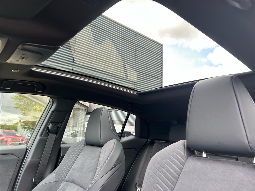 Toyota C-HR+ EL Executive Panorama AWD 343HK 5d Aut. - Image 11