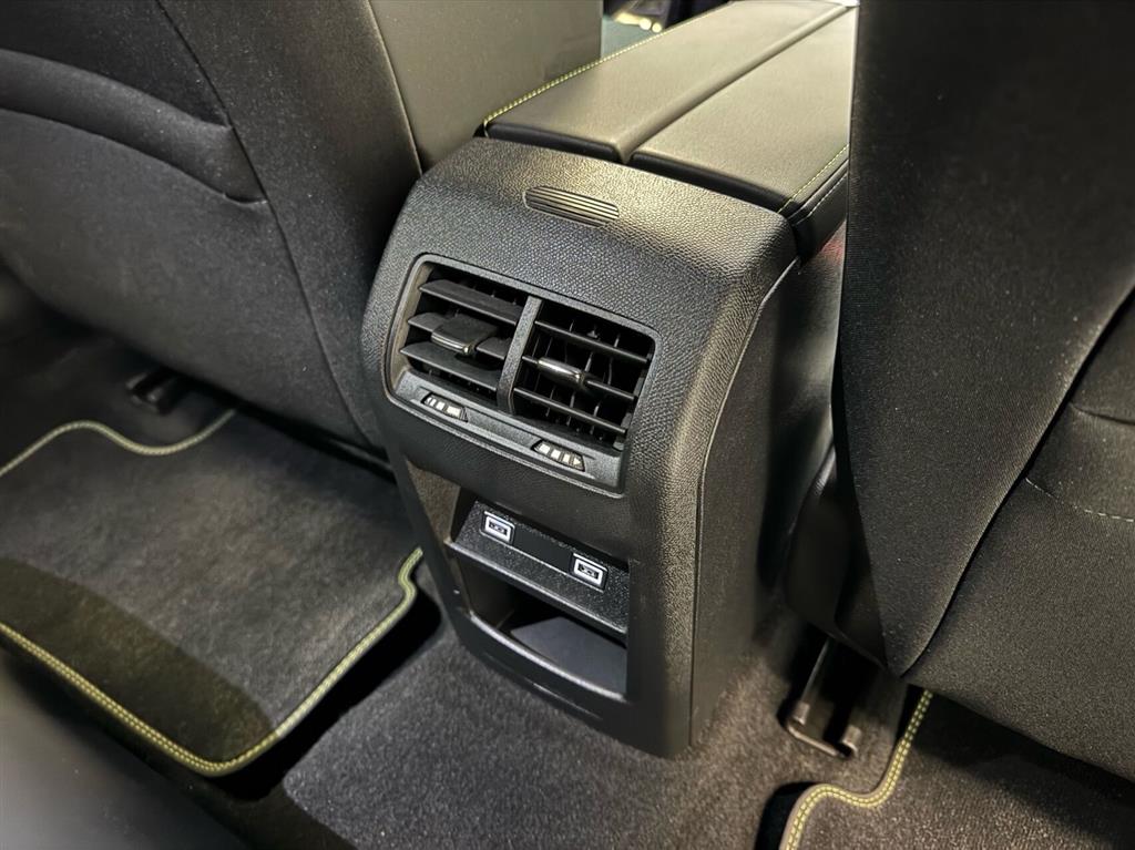 Peugeot e-308 EL First Edition 156HK 5d Aut. - Image 12