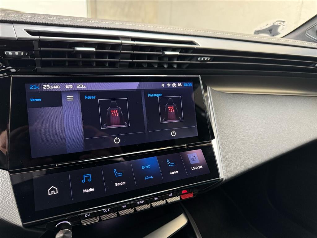 Peugeot e-308 EL First Edition 156HK 5d Aut. - Image 14