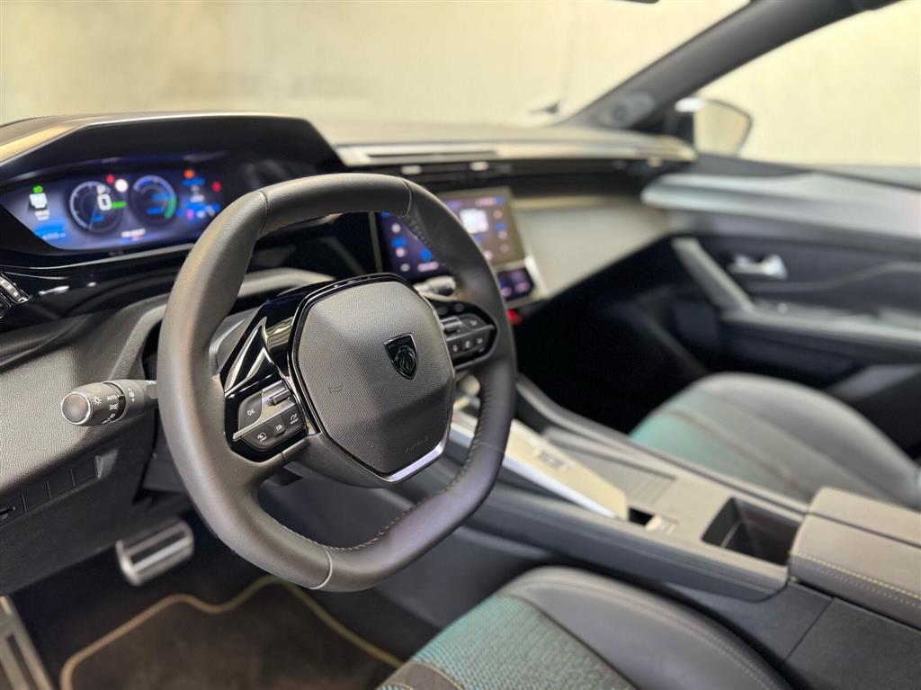 Peugeot e-308 EL First Edition 156HK 5d Aut. - Image 16
