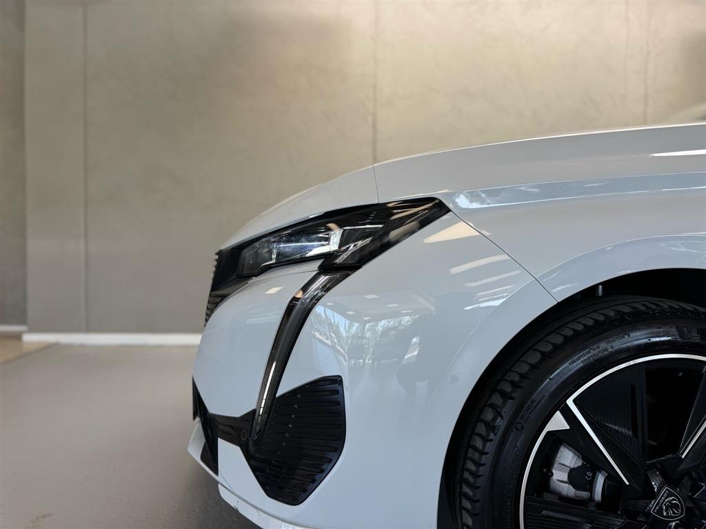 Peugeot e-308 EL First Edition 156HK 5d Aut. - Image 23