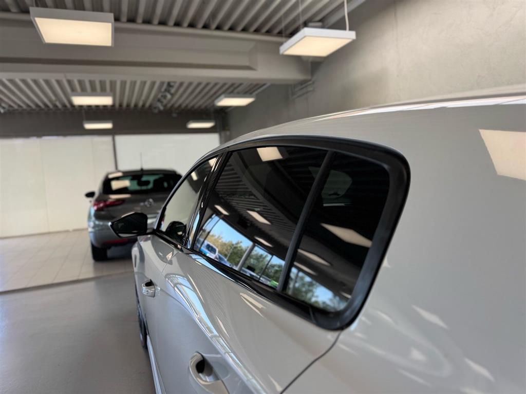 Peugeot e-308 EL First Edition 156HK 5d Aut. - Image 25