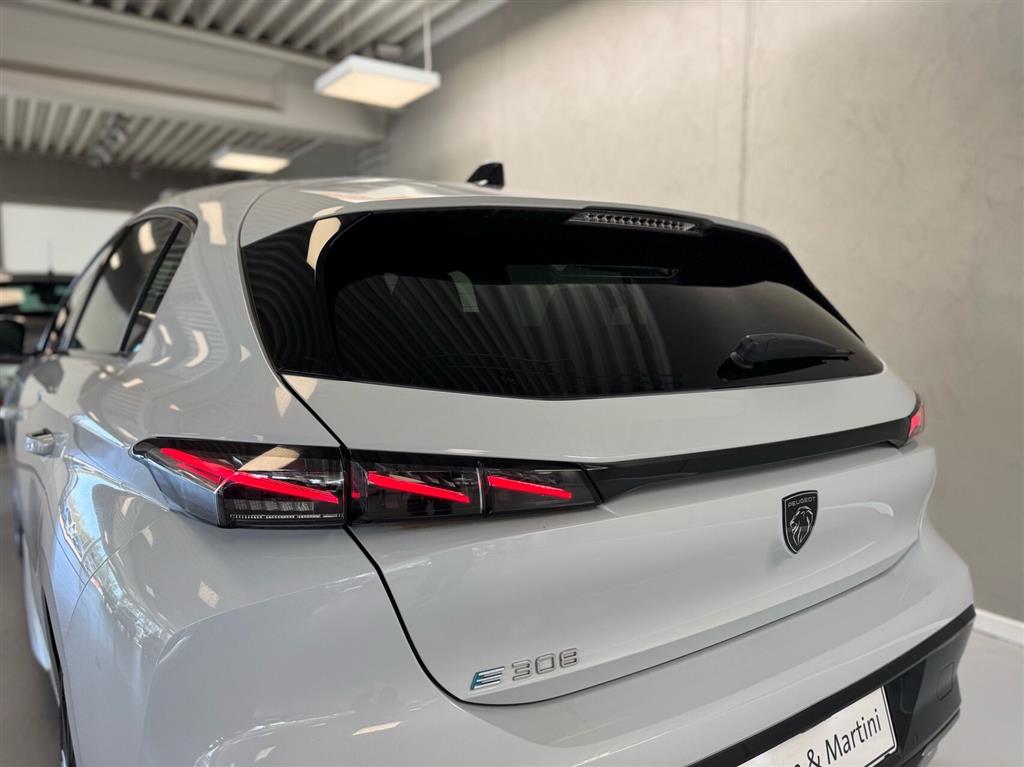 Peugeot e-308 EL First Edition 156HK 5d Aut. - Image 5