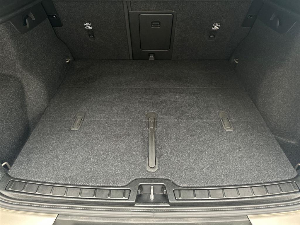Volvo XC40 Recharge Extended Range Ultimate 252HK 5d Aut. - Image 14