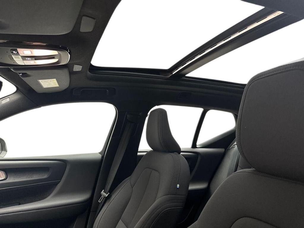 Volvo XC40 Recharge Extended Range Ultimate 252HK 5d Aut. - Image 16