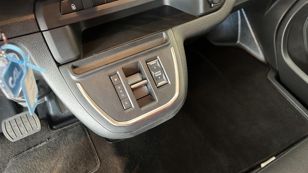 Peugeot e-Expert L2 EL Plus 136HK Van Aut. - Image 10