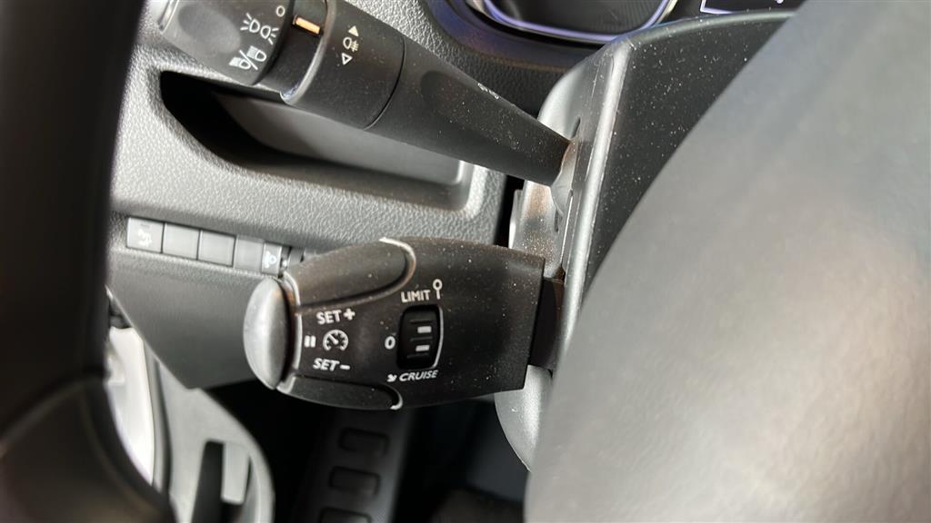 Peugeot e-Expert L2 EL Plus 136HK Van Aut. - Image 12